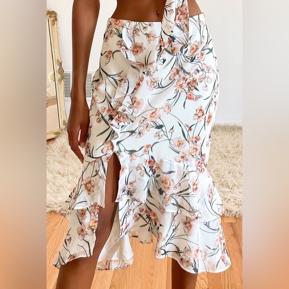 Lulu’s Frill White Floral Print Off-the-Shoulder Two-Piece Midi Dress - Picture 4 of 7